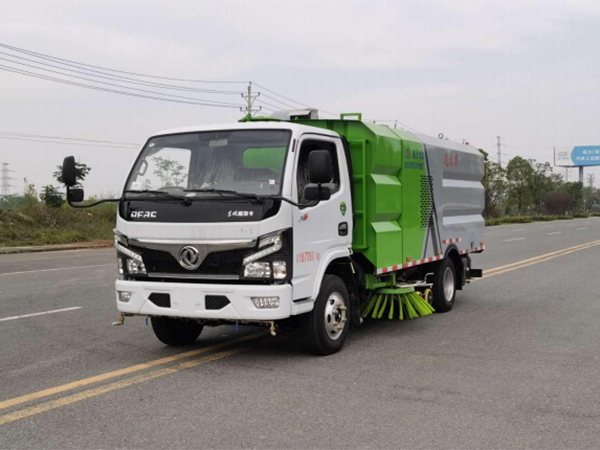 東風多利卡5.5方洗掃車